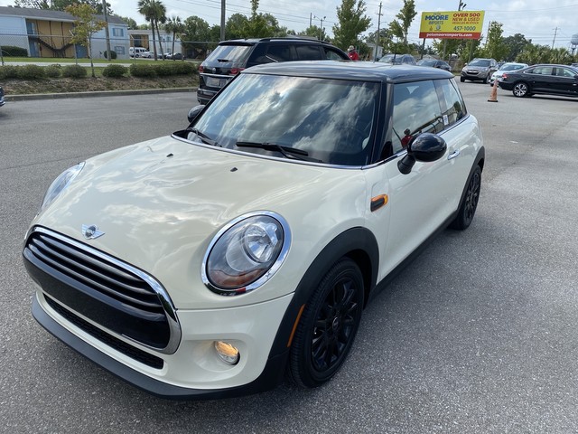 Pre-Owned 2017 MINI Hardtop 2 Door Cooper Front Wheel Drive Hatchback